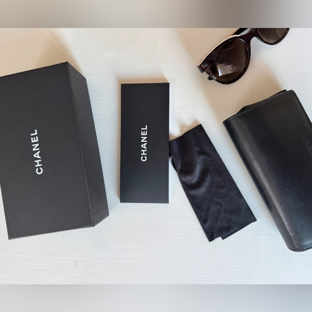 Chanel 5414 Butterfly Sunglasses - Picture 10 of 10
